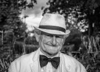 man-hat-portrait-old-man-160422